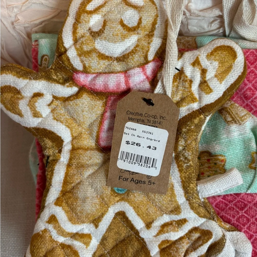 Creative Co-Op Gingerbread Man Holiday Kids Chef Set. Ages 5+